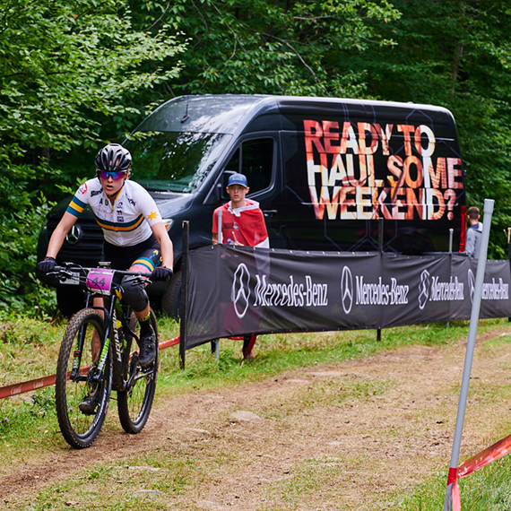 Mercedes-Benz Sprinter van exterior